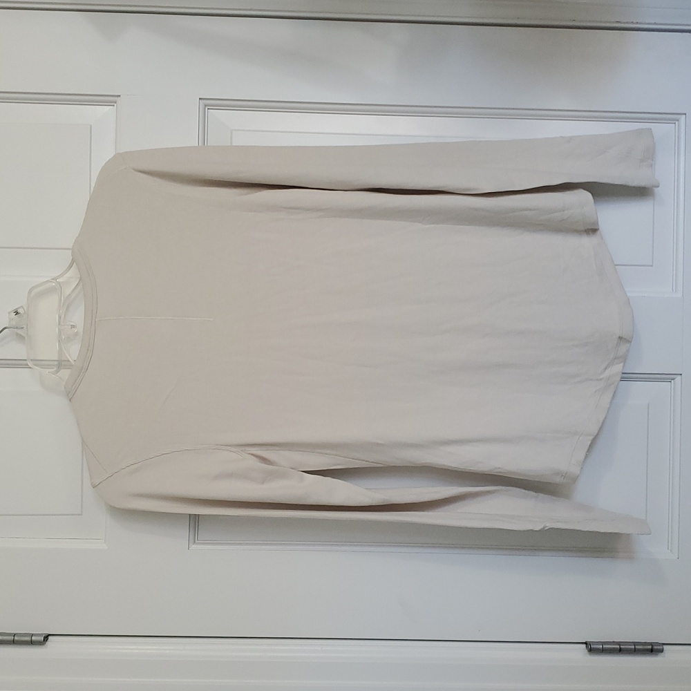 NWT Lululemon Hold Tight  Long Sleeve Shirt Bone Sz 8 - Picture 3 of 3